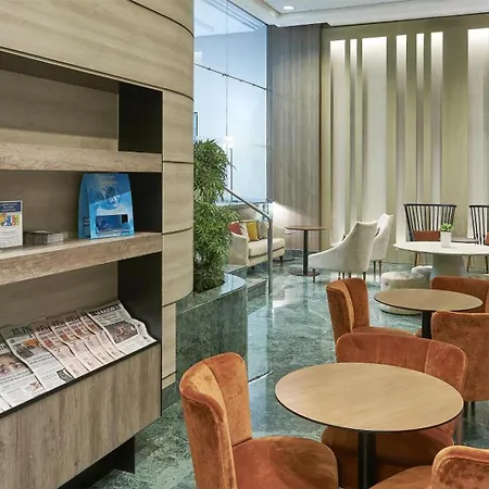 Hotel Nh Center