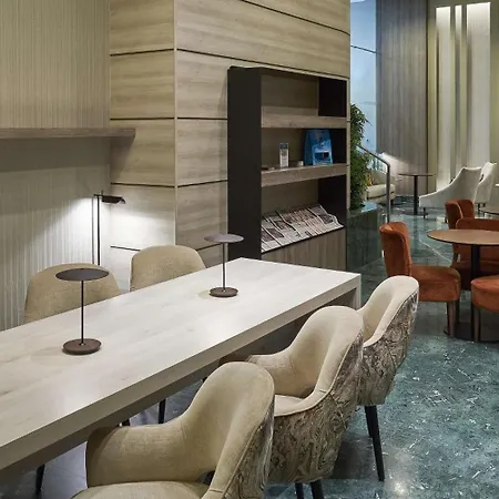 فندق إن إتش سنتر