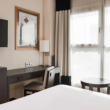 Hotel Nh Center