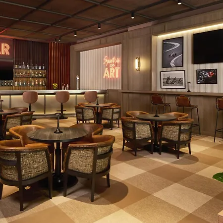 酒店 Nh瓦伦西亚中心酒店 4*