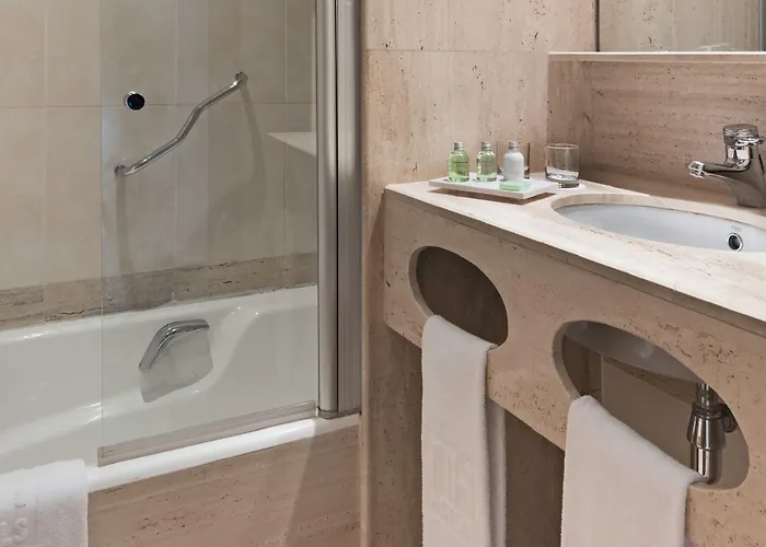 Nh Center Otel Valensiya