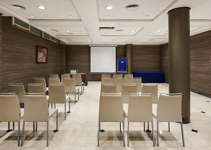 Nh Center Hotel 4*