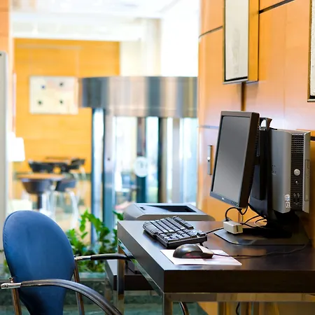 Nh Center Szálloda 4*